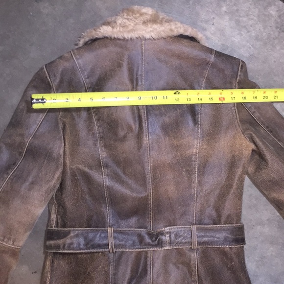 Real leather jacket w faux fur collar - Picture 6 of 8